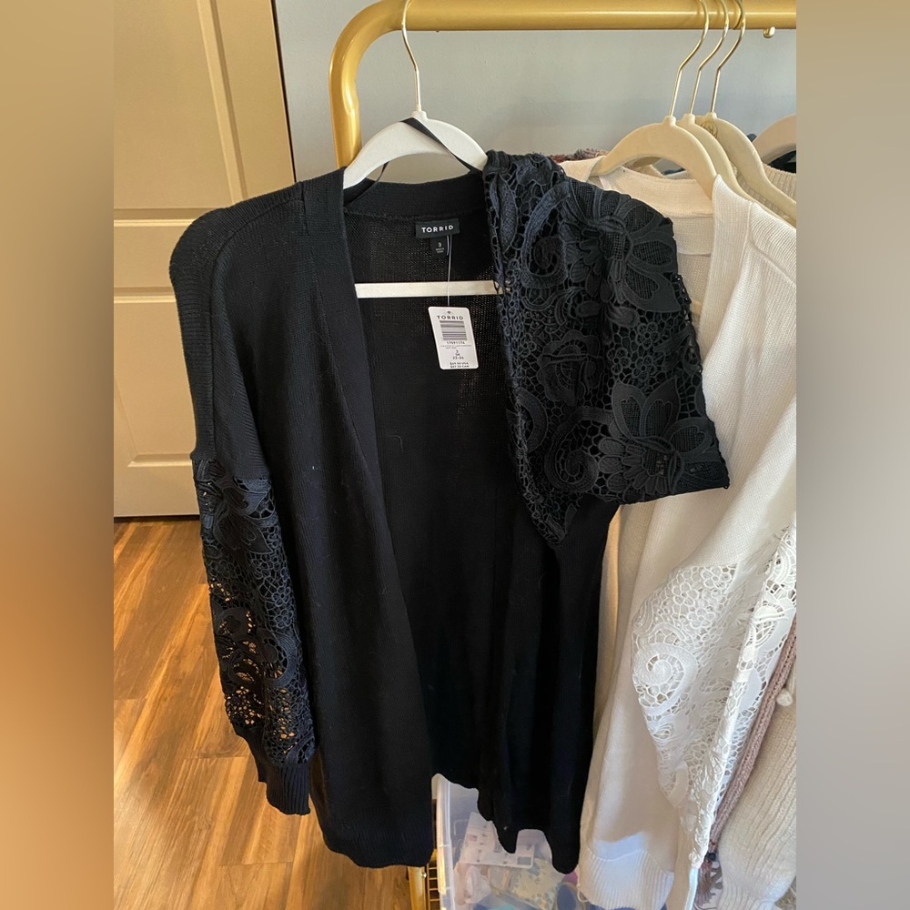 NWT Torrid lace sleeve cardigan